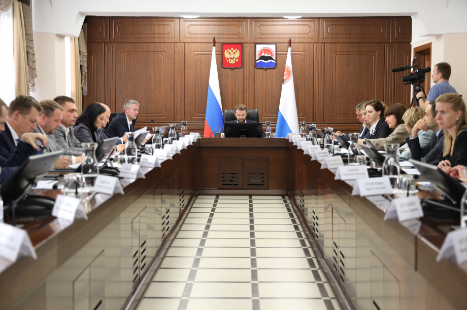 Помощник президента поручил разработать план модернизации судоремонта на Камчатке. Фото: kamgov.ru