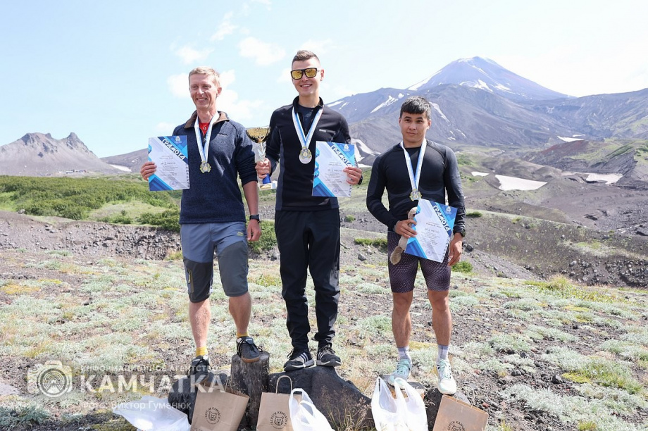 День вулкана на Камчатке собрал почти 2000 восходителей. фото: Виктор Гуменюк. Фотография 81