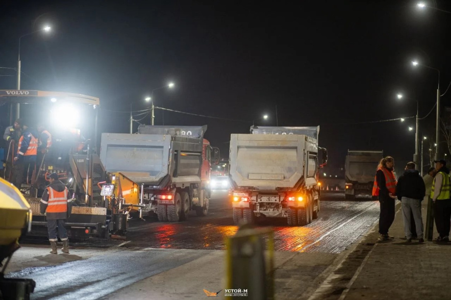 На федеральной трассе А-401 в Петропавловске-Камчатском начали укладку асфальта. Фото: Устой-М. Фотография 5