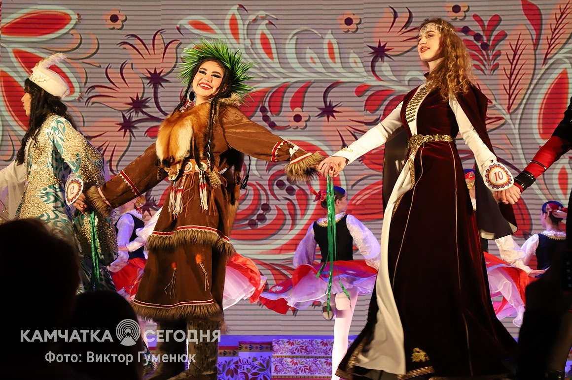 Финал конкурса «Этнокрасавица-2022» на Камчатке. Фоторепортаж. Фото: Виктор Гуменюк. Фотография 7