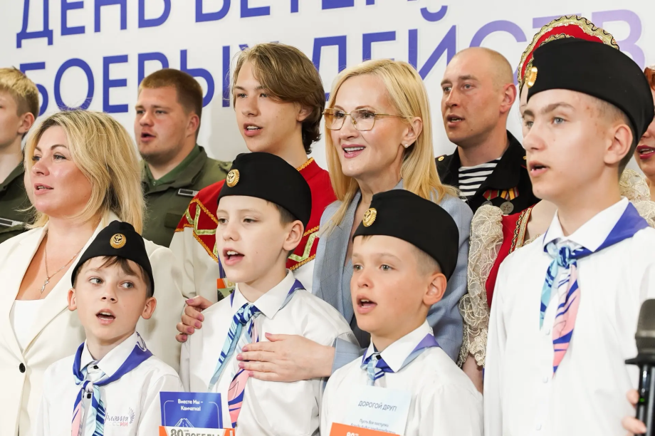 «Служить России — самое большое призвание»: Ирина Яровая встретилась с ветеранами СВО в Центре «ВОИН». . Фотография 6