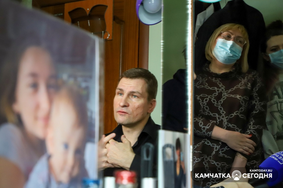 Премьера спектакля «Свои люди» состоится на Камчатке. Фото: Виктор Гуменюк. Фотография 37