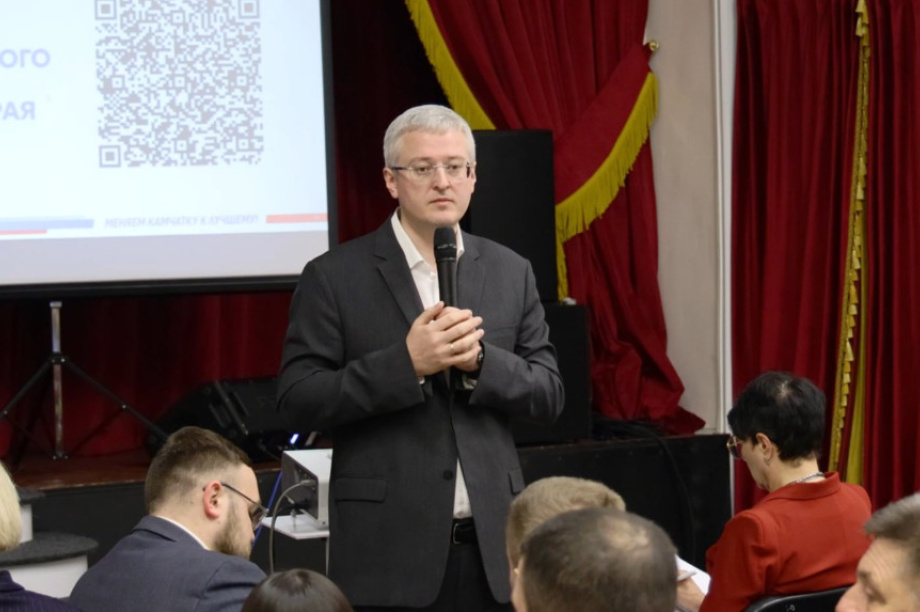 Губернатор Камчатки встал на защиту Дня Победы в Паратунке. . Фотография 3