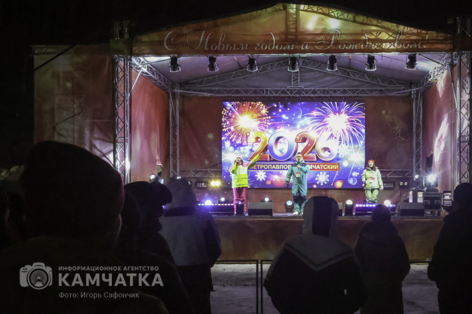 Новогодняя ночь в Петропавловске-Камчатском (фоторепортаж). . Фотография 2