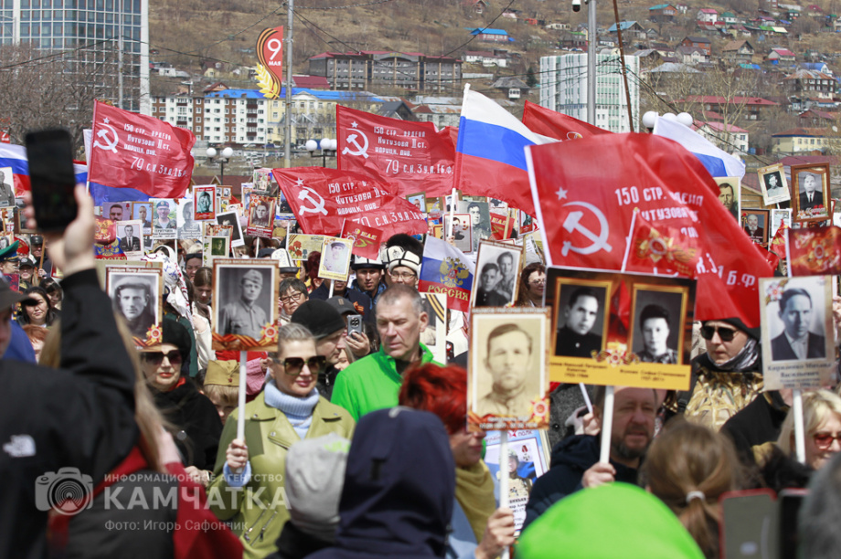«Бессмертный полк» прошел по Петропавловску-Камчатскому. Фото: ИА "Камчатка". Фотография 18