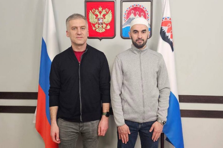 Зампред правительства региона встретился религиозными авторитетами мусульман Камчатки. . Фотография 3