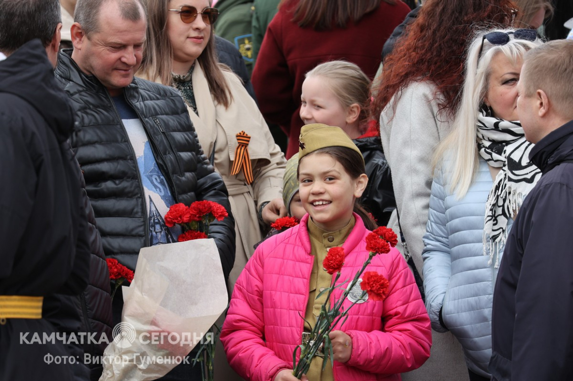Торжественный митинг «Помним и гордимся» прошел в Елизове. Фоторепортаж. фото: Виктор Гуменюк. Фотография 13