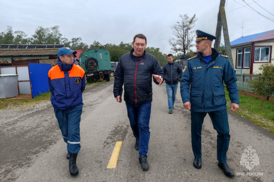 Камчатская река Большая Воровская вернулась в русло — наводнение в Соболево не случилось. Фото: МЧС РФ по Камчатскому краю  . Фотография 3