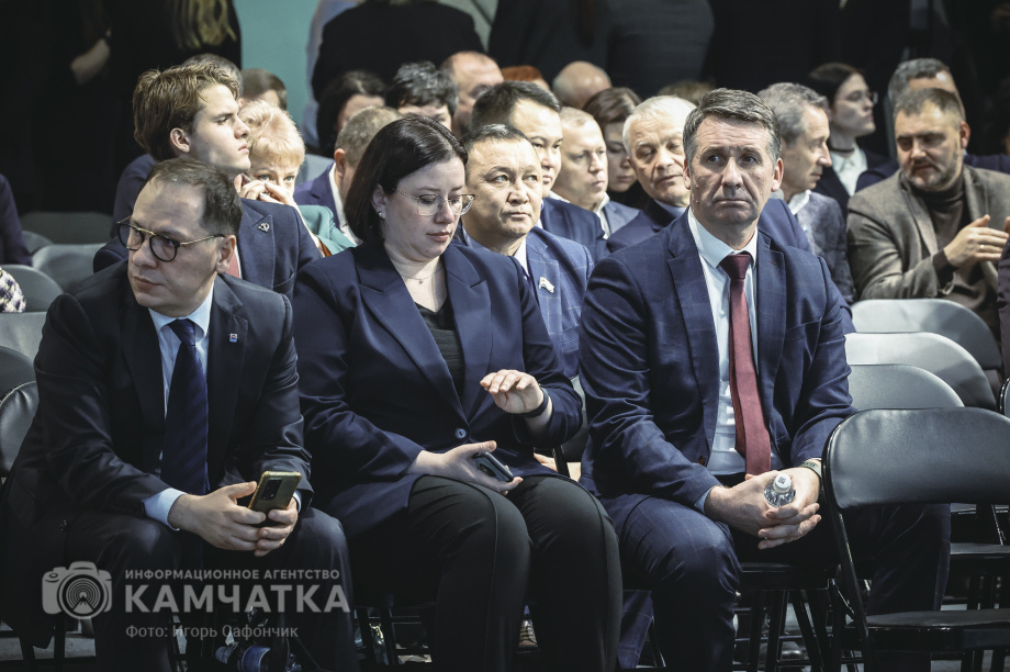 Губернатор Камчатского края Владимир Солодов огласит послание органам власти субъекта (фоторепортаж). Фото: «Камчатка Сегодня» / Игорь Сафончик. Фотография 35