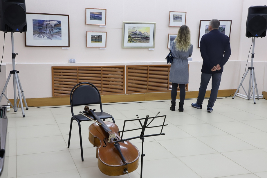 Персональная выставка Камчатского художника Юрия Захарова. Фоторепортаж. Фото: Виктор Гуменюк\ИА "Камчатка". Фотография 27