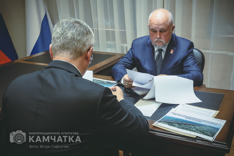 Глава Минэнерго РФ и губернатор Камчатки обсудили будущее энергетики полуострова. Фото: «Камчатка Сегодня» \ Игорь Сафончик. Фотография 8