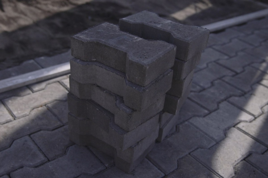 Благоустройство двора школы № 40 завершат на этой неделе в Петропавловске. Фото: kamgov.ru. Фотография 9