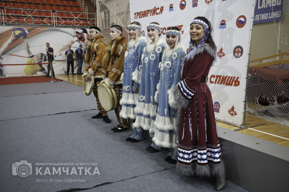 На Камчатке состоялся Чемпионат и первенство ДФО по каратэ-киокусинкай (фоторепортаж). Фото: «Камчатка Сегодня» \ Игорь Сафончик. Фотография 2