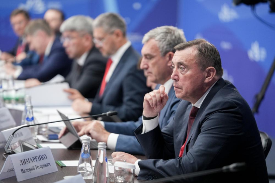 Путин на ВЭФ-2026: единая ТОР на Дальнем Востоке начнёт работать с 1 января 2027 года. Фото: Росконгресс/Александр Жолобов,Сергей Лукин. Фотография 2