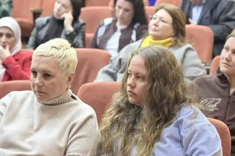 В Петропавловске-Камчатском обсудили вопросы благоустройства, образования и медицины. Фото: kamgov.ru. Фотография 2