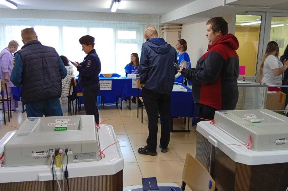 Явка на выборах губернатора Камчатки составила 6,68% к 10:00 первого дня голосования (Фоторепортаж). Фото: ИА "Камчатка", избирательная комиссия Камчатского края. Фотография 31