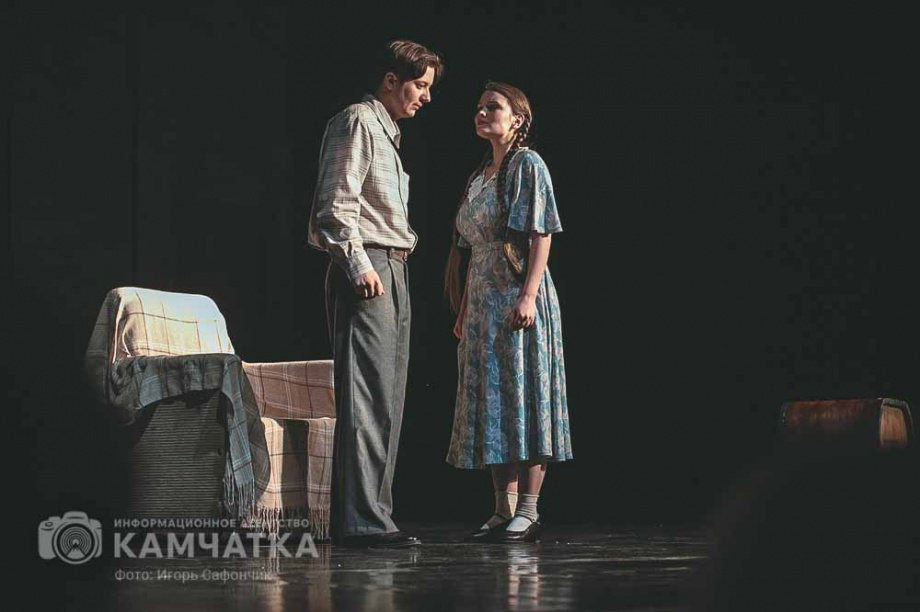 Гастроли Драматического театра ТОФ на Камчатке начались с премьеры. Фото: ИА «Камчатка». Фотография 1