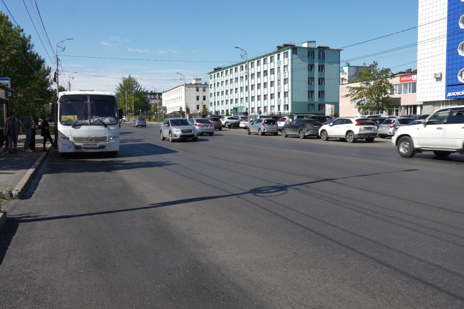 В Петропавловске-Камчатском завершился ремонт дороги на проспекте Рыбаков . Фото: администрация ПКГО. Фотография 5