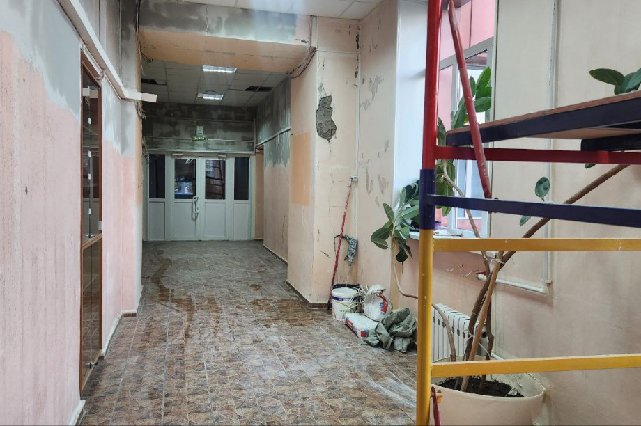 В КамГУ им. Витуса Беринга начался ремонт после землетрясения 30 июля. КамГУ им. Беринга. Фотография 1