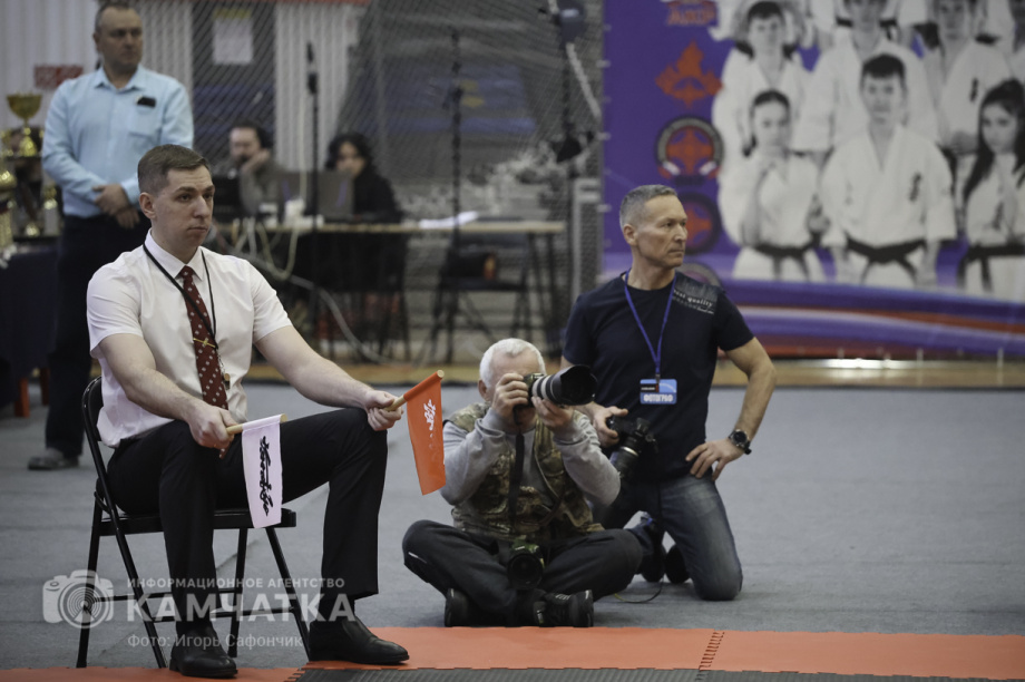 На Камчатке состоялся Чемпионат и первенство ДФО по каратэ-киокусинкай (фоторепортаж). Фото: «Камчатка Сегодня» \ Игорь Сафончик. Фотография 39