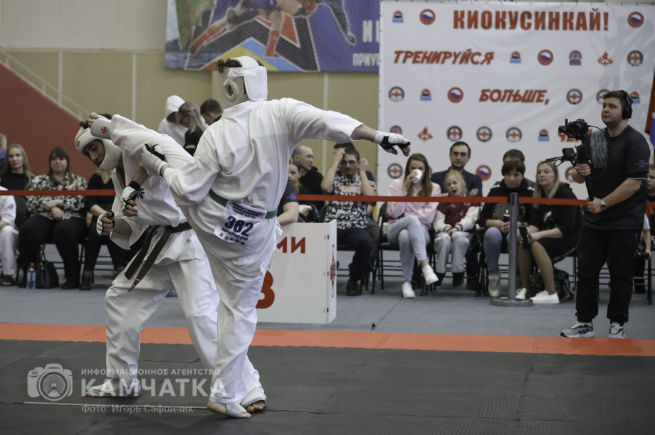 На Камчатке состоялся Чемпионат и первенство ДФО по каратэ-киокусинкай (фоторепортаж). Фото: «Камчатка Сегодня» \ Игорь Сафончик. Фотография 44