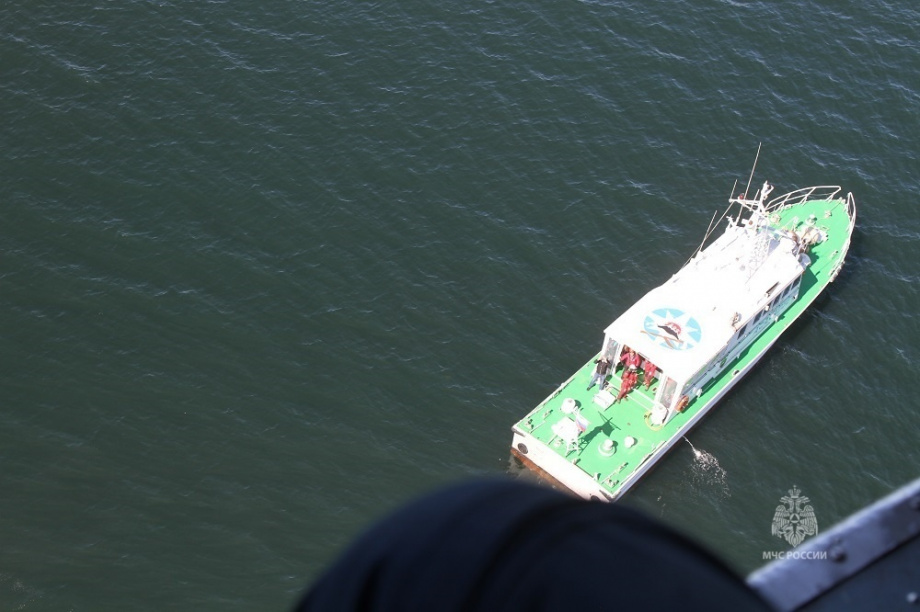 Учения МЧС: На Камчатке потерпело крушение рыболовецкое судно. Фото: 41.mchs.gov.ru. Фотография 7