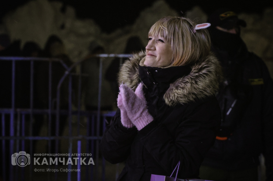 Новогодняя ночь в Петропавловске-Камчатском (фоторепортаж). . Фотография 76