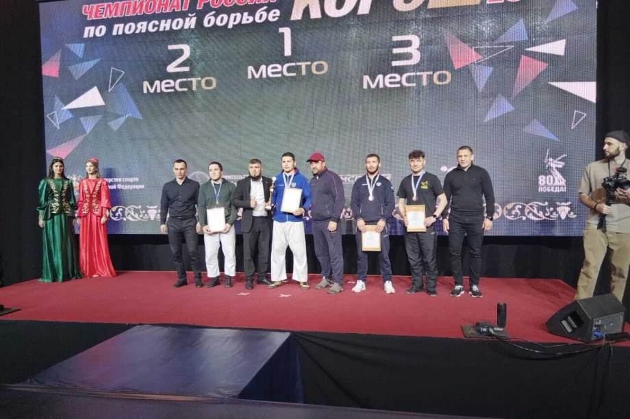 Камчатский борец и его тренер завоевали бронзу на чемпионате России. Фото: министерство спорта Камчатского края. Фотография 2