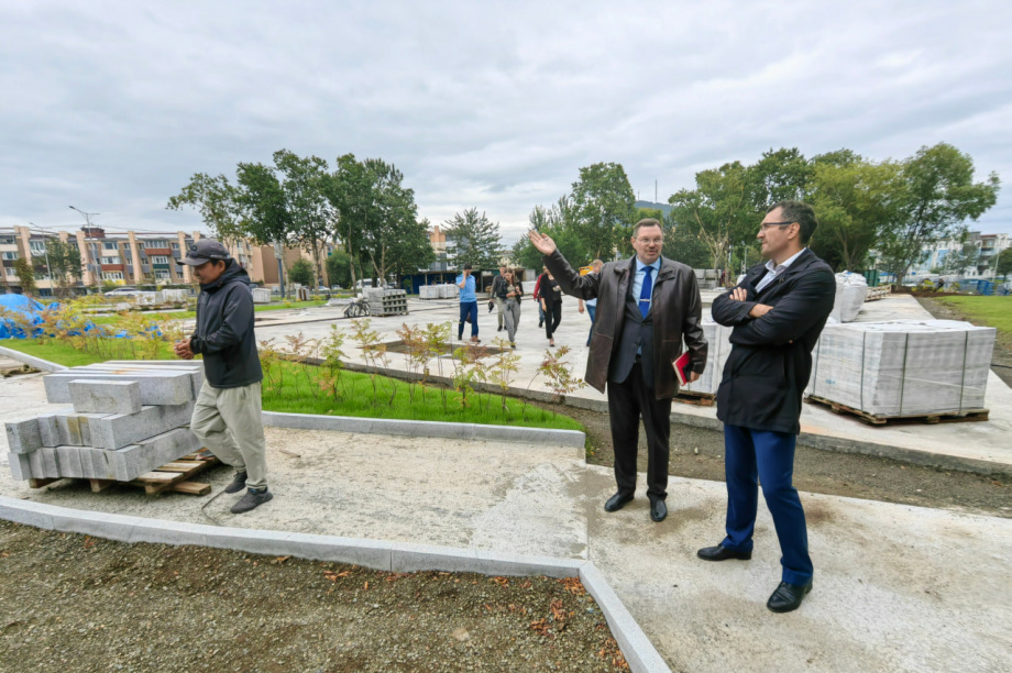 Строительство сквера на Войцешека в Петропавловске проинспектировала комиссия. Фото: Евгения Медведева. Фотография 12