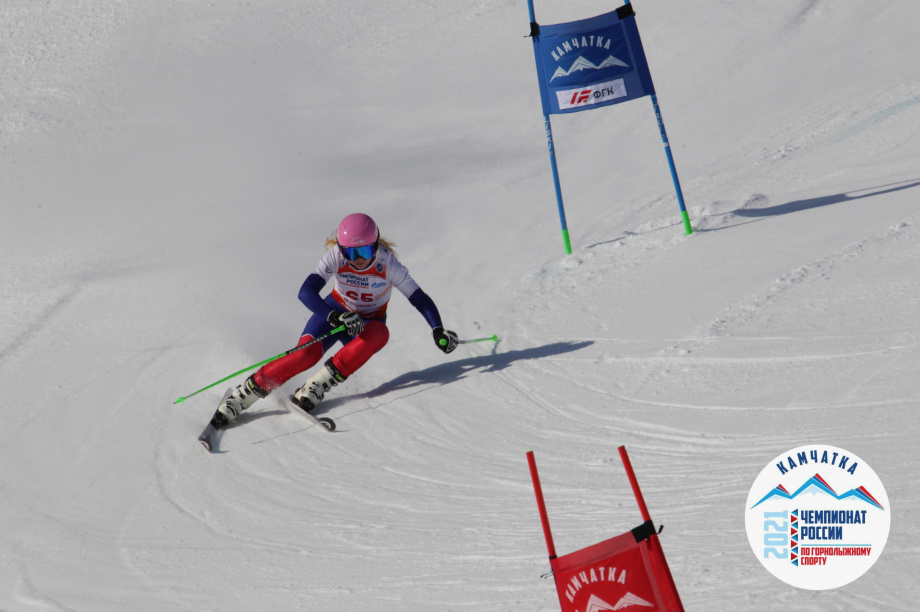 На Камчатке участники горнолыжных соревнований продолжат борьбу за победу. Фото: Виктор Гуменюк. Фотография 7