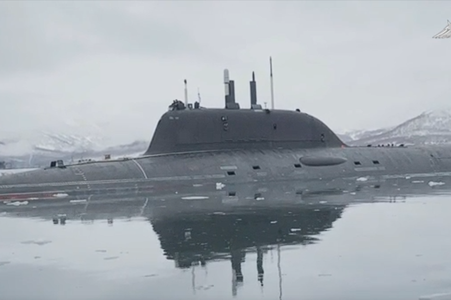 Атомная подлодка «Красноярск» ударила по береговой цели на Камчатке. Минобороны РФ. Фотография 1