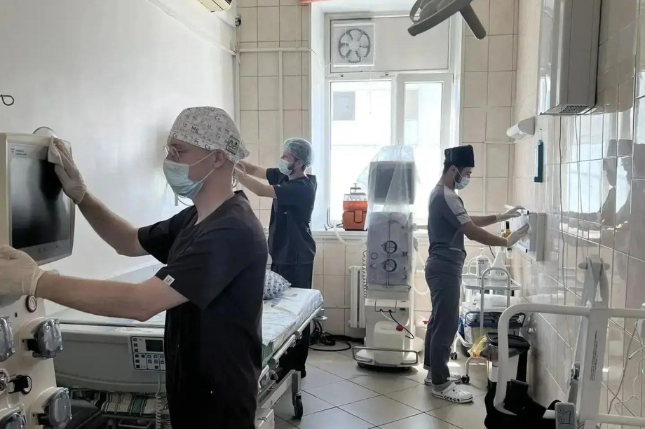 Студенты-медики из ведущих вузов страны проходят практику в главной больнице Камчатки. Фото: Министерство здравоохранения. Фотография 5