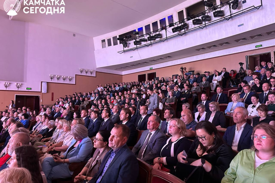 На Камчатке вручили государственные награды. . Фотография 4