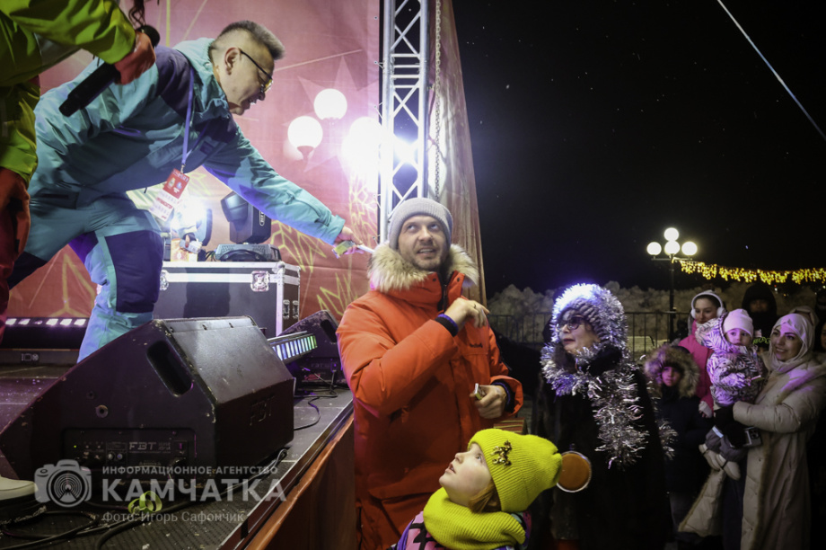 Новогодняя ночь в Петропавловске-Камчатском (фоторепортаж). . Фотография 5