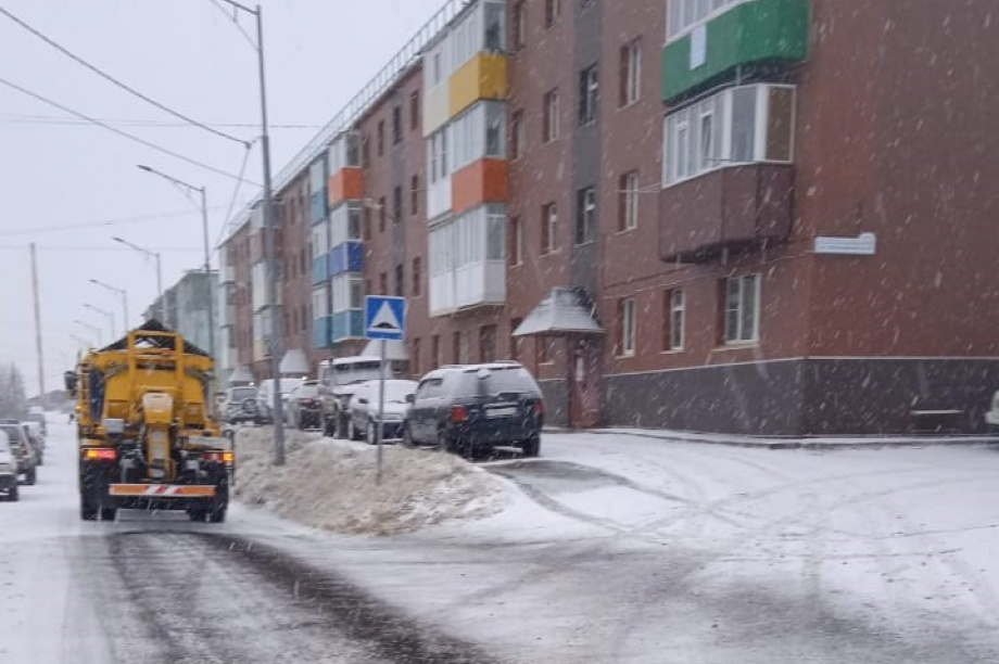 Дорожники вышли на расчистку столицы Камчатки от первого снега. Фото: администрация ПКГО. Фотография 2