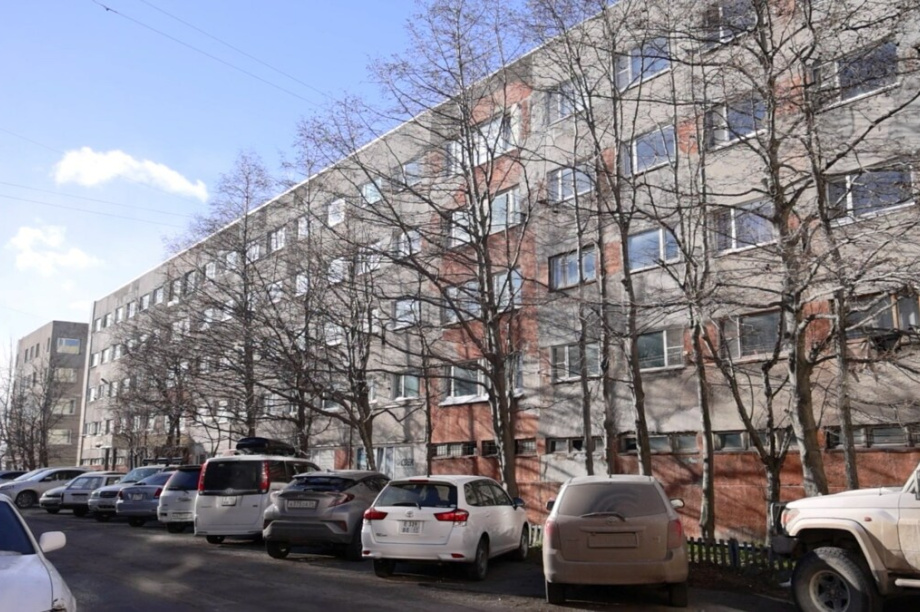 В Петропавловске обследуют дома после землетрясения. . Фотография 2