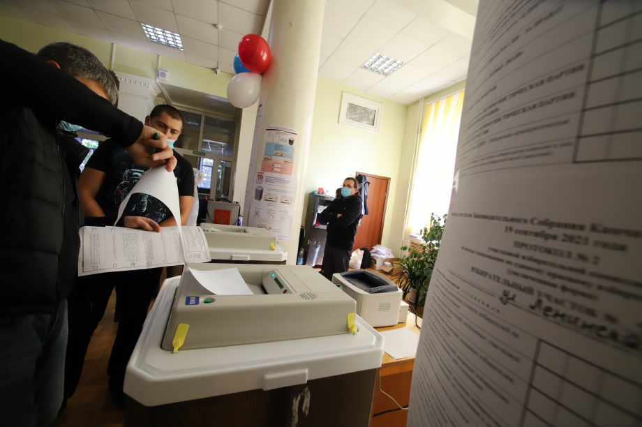 Почти 40 избирательных участков используют технические средства подсчета голосов. 