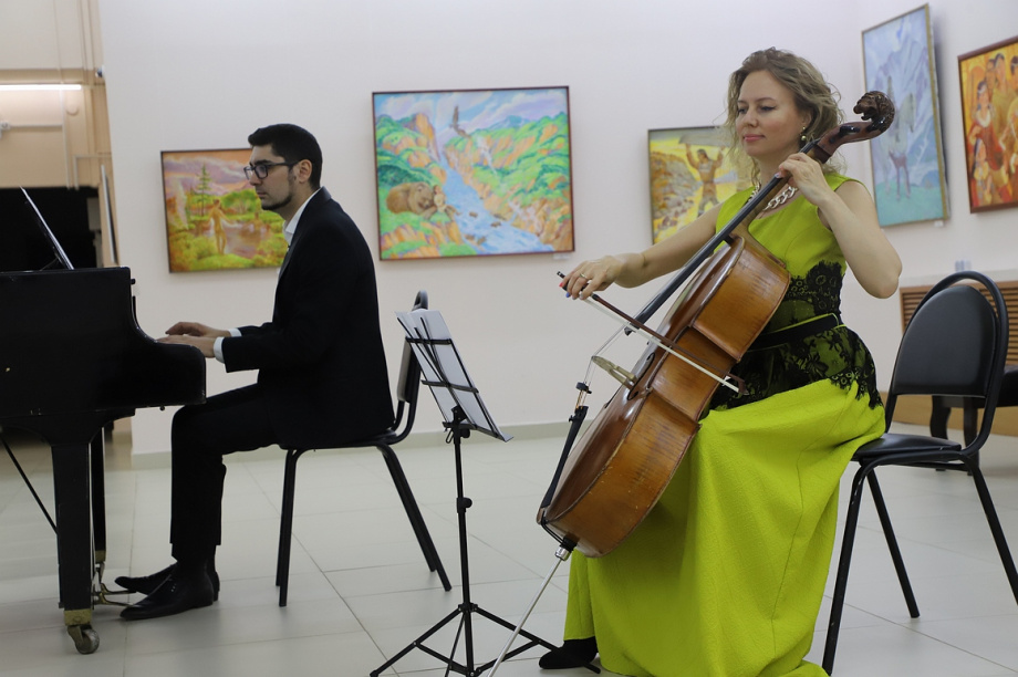 Персональная выставка Камчатского художника Юрия Захарова. Фоторепортаж. Фото: Виктор Гуменюк\ИА "Камчатка". Фотография 35