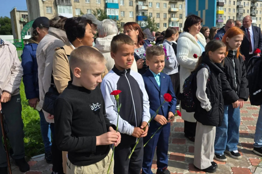 В селе Апача открыли памятник участникам СВО. Фото: kamgov.ru. Фотография 4
