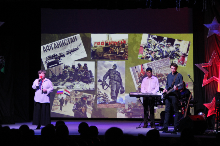 «Время выбрало вас»: фестиваль, который соединил поколения под аккорды гитар. . Фотография 6