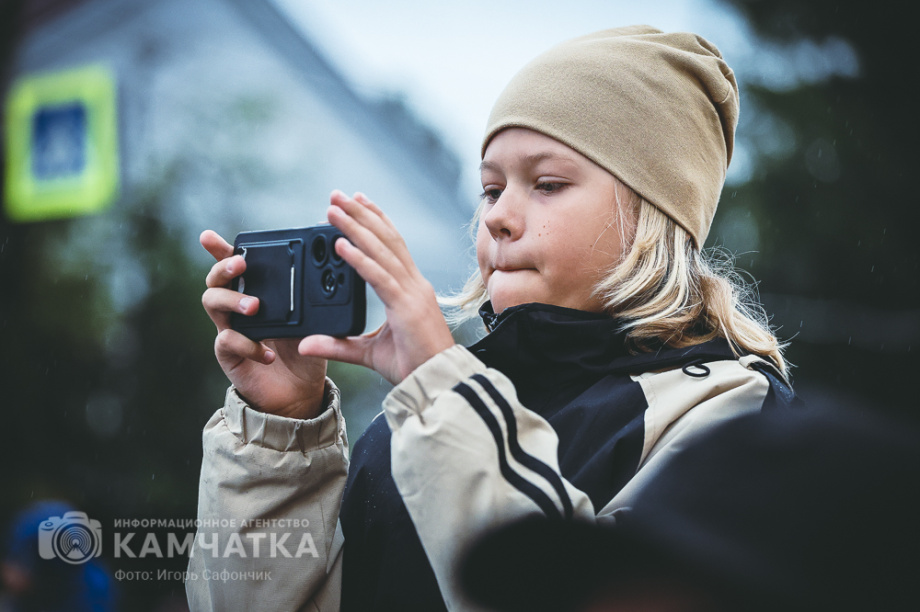 Елизовчанам спел Олег Газманов. Фото: «Камчатка Сегодня» \ Игорь Сафончик+. Фотография 12