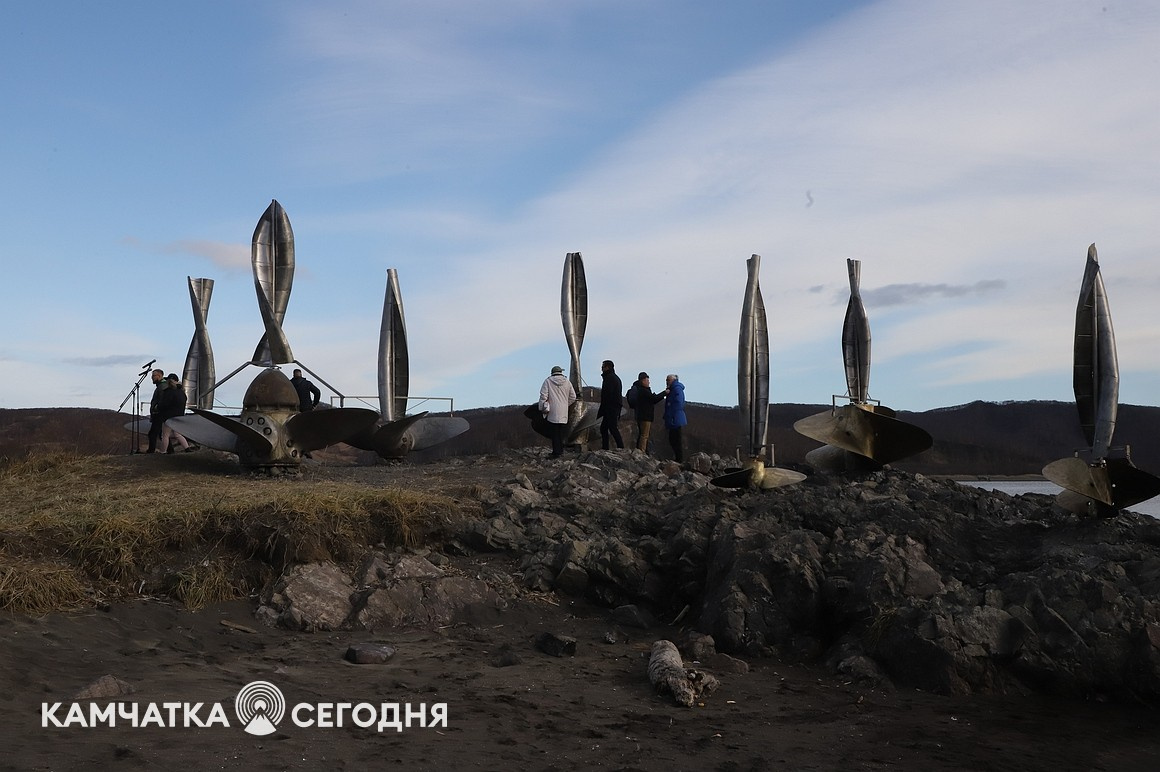 Арт-объект «Карильон Тихого» открыли на берегу бухты на Камчатке. Фоторепортаж. . Фотография 1