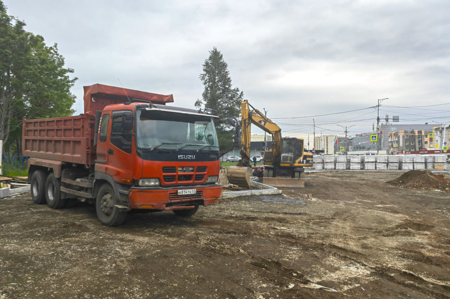 Строительство сквера на Войцешека в Петропавловске проинспектировала комиссия. Фото: Евгения Медведева. Фотография 14