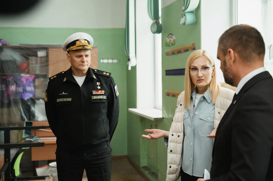 Ирина Яровая потребовала обеспечить качество и сроки проведения капремонта школы № 2 в Вилючинске. . Фотография 1