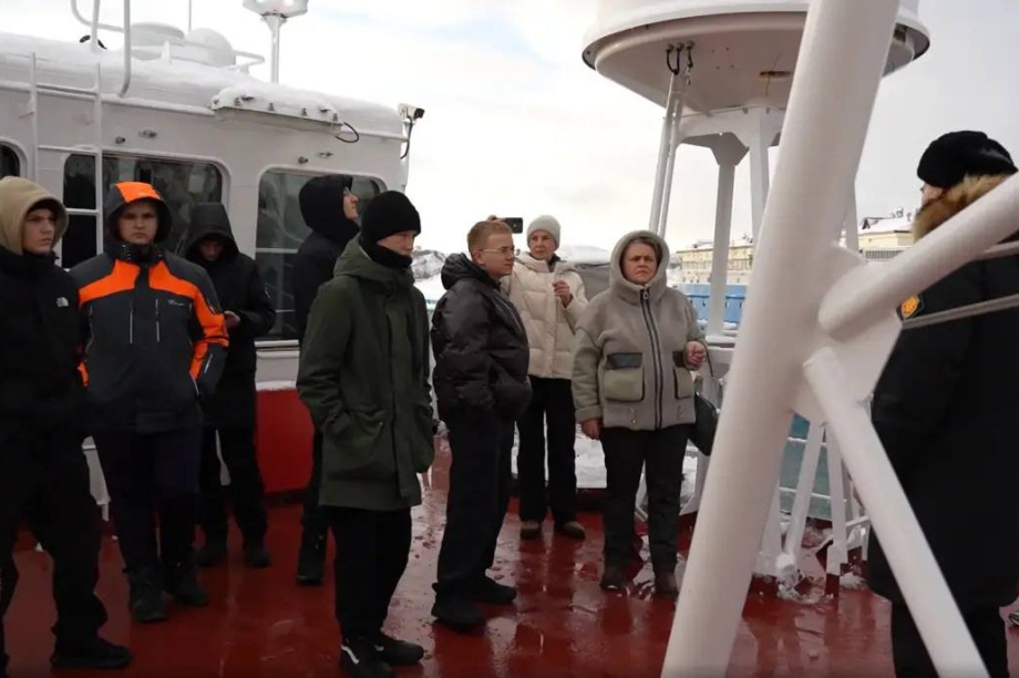 Более 2800 детей участников СВО на Камчатке пригласили на майские праздники. . Фотография 4