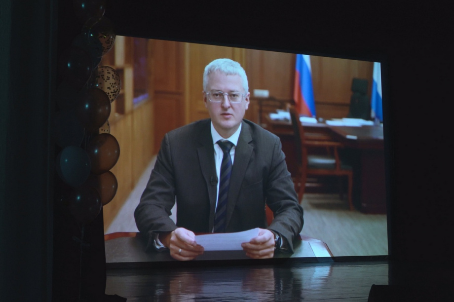 Владимир Солодов поздравил медиков с юбилеем Камчатской краевой больницы. Фото: kamgov.ru. Фотография 6