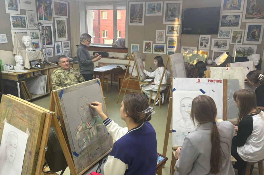 В Петропавловске стартовала акция «Портрет Героя». Фото: фонд Защитники Отечества (Камчатка). Фотография 1
