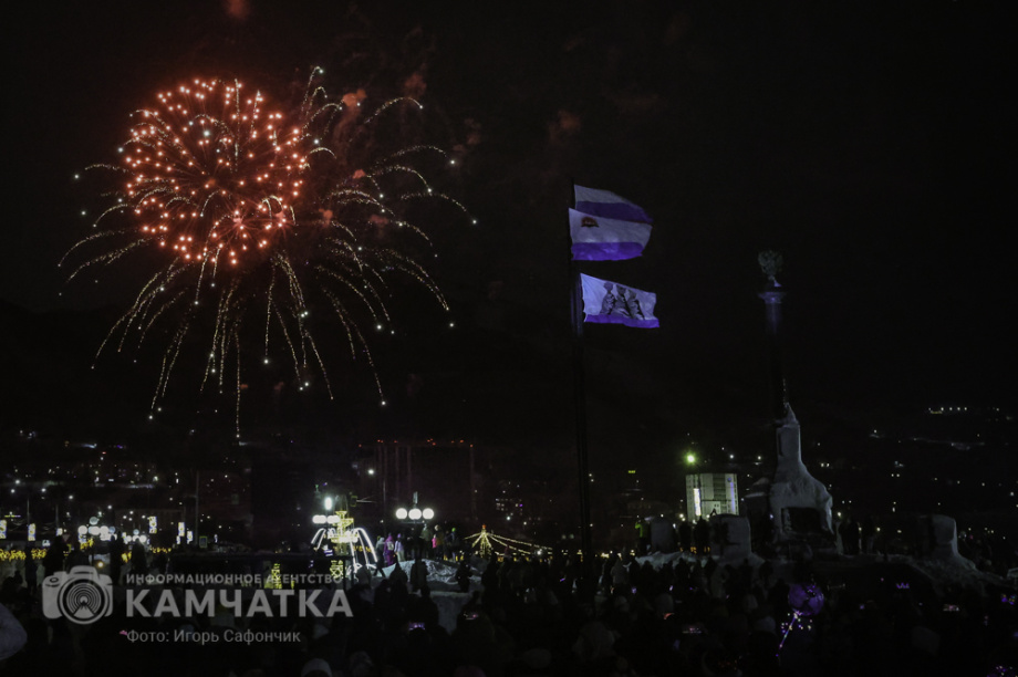 Новогодняя ночь в Петропавловске-Камчатском (фоторепортаж). . Фотография 52