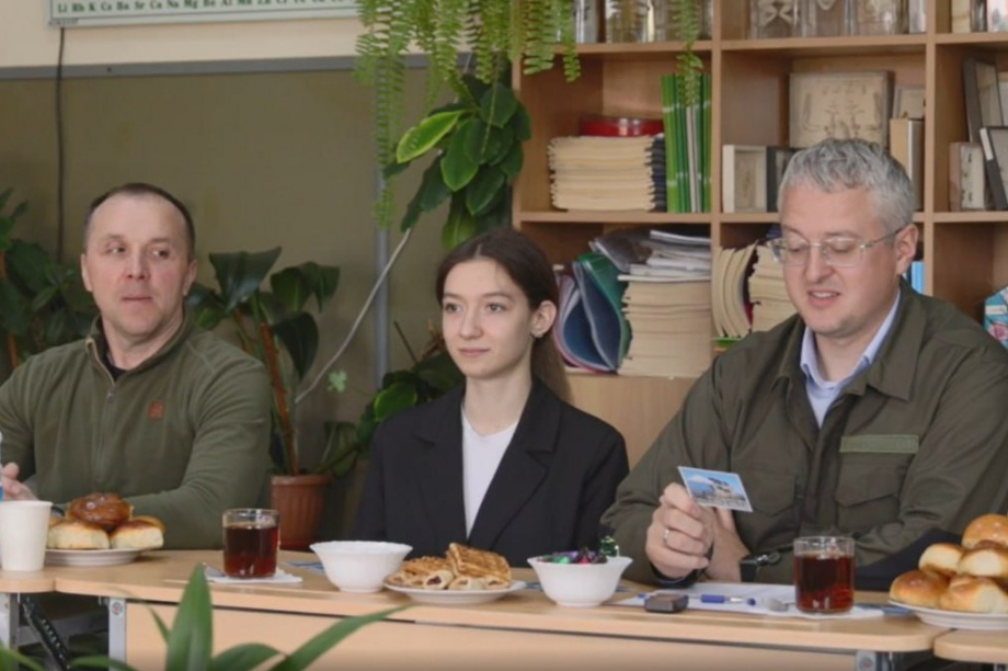 Экзамен для главы Камчатки устроили школьники из села Тиличики. Фото: kamgov.ru. Фотография 4