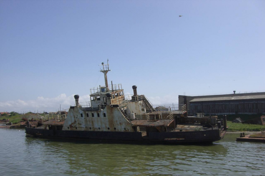 Четыре затонувших судна подняли и утилизировали в Усть-Камчатске. Фото: ДВТП 